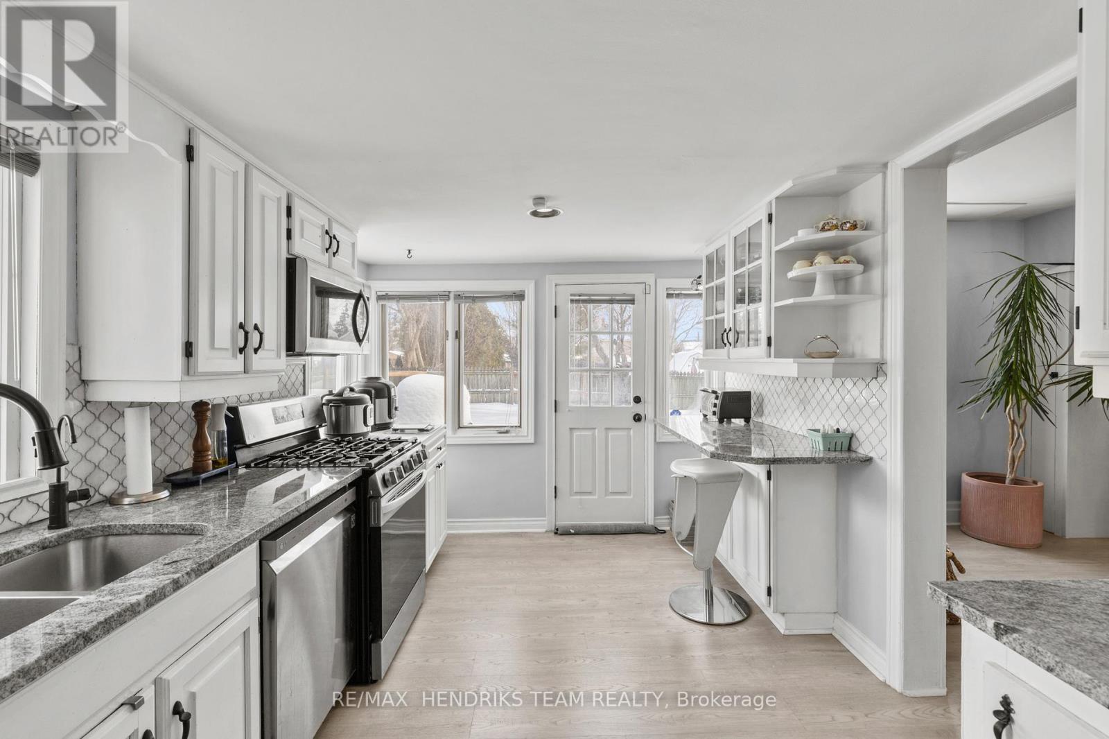 60 West Street N, Thorold (Thorold Downtown), ON - Indoor Photo Showing Kitchen