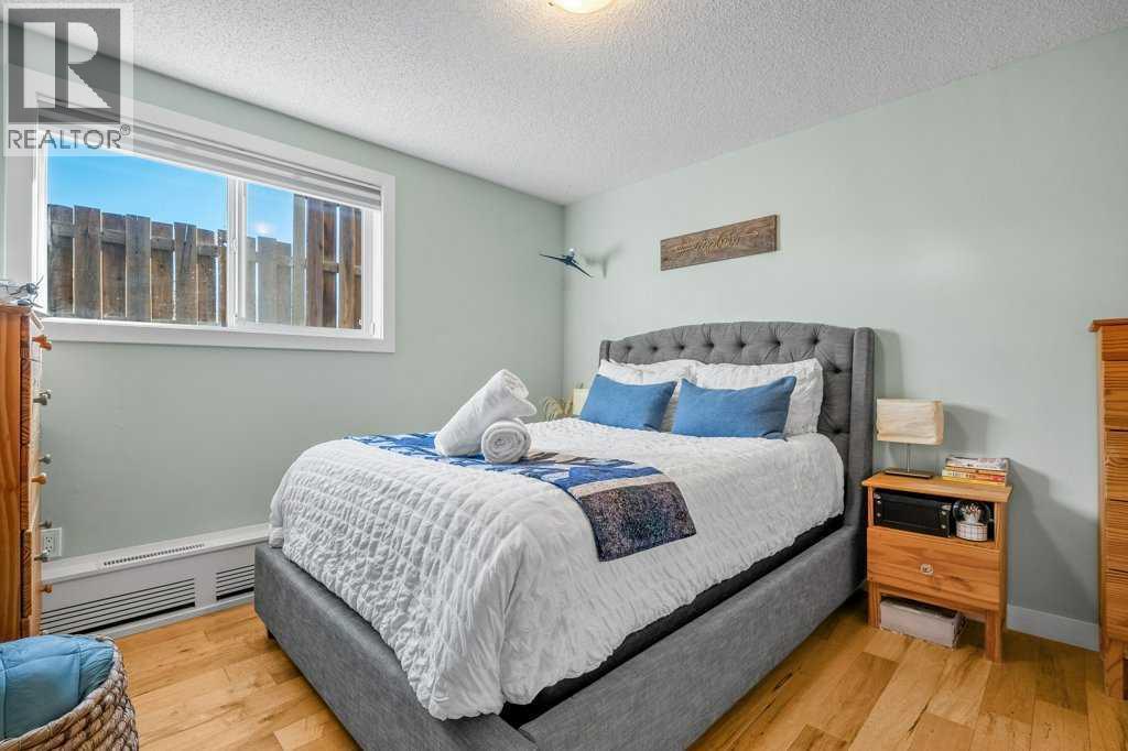 101, 312 15 Avenue Ne, Calgary, AB - Indoor Photo Showing Bedroom