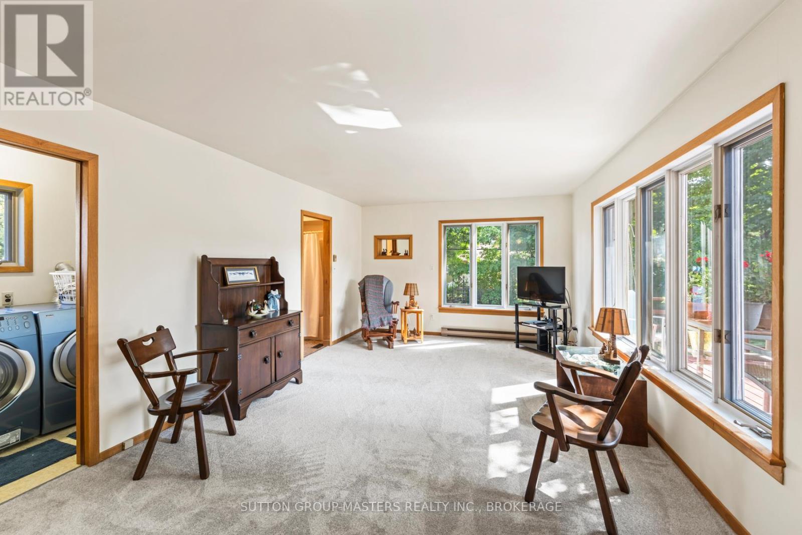 396 Roosevelt Drive, Kingston (City Southwest), ON - Indoor