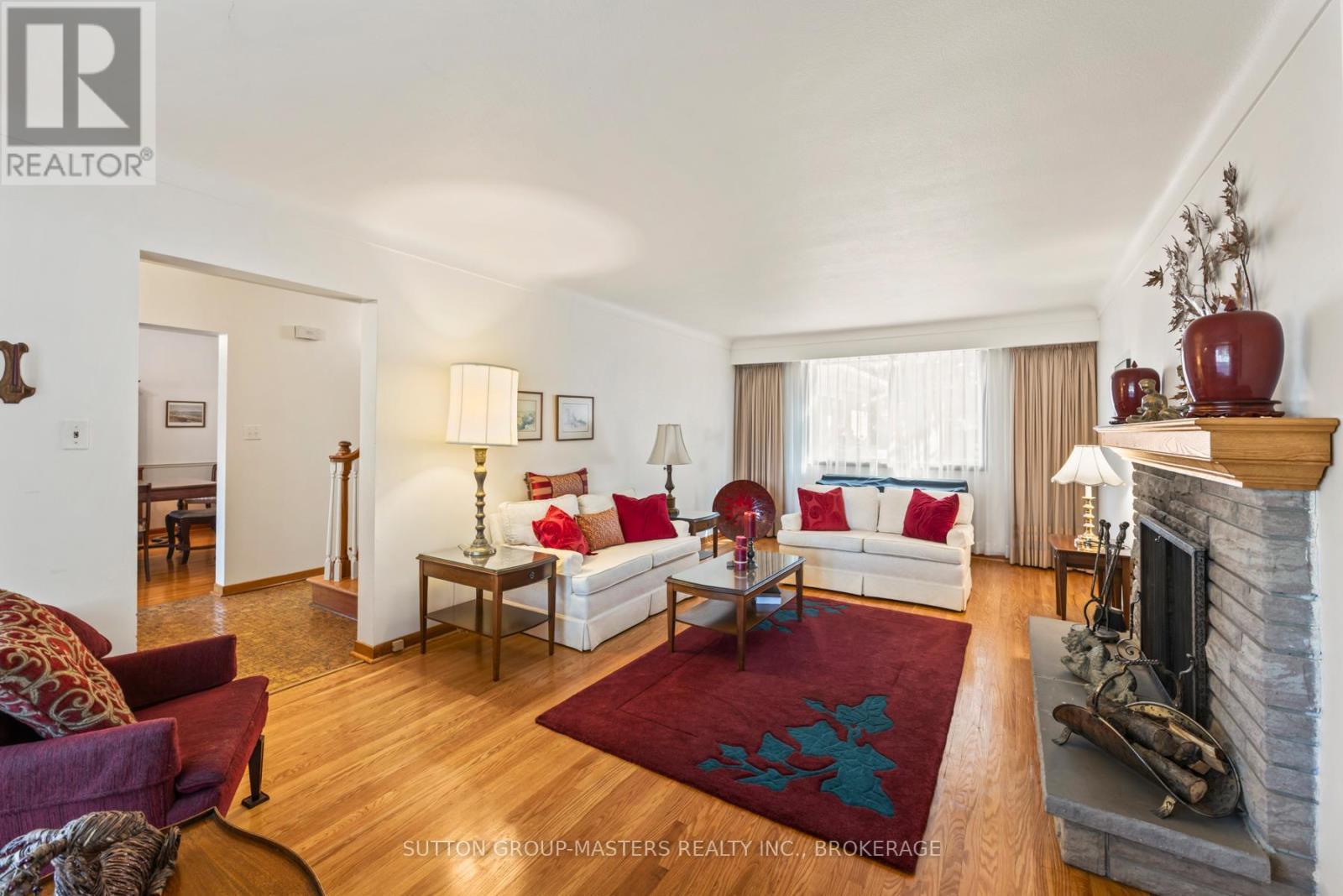 396 Roosevelt Drive, Kingston (City Southwest), ON - Indoor Photo Showing Living Room With Fireplace