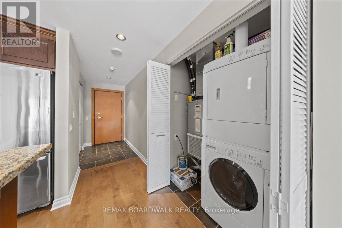 1003 - 90 George Street, Ottawa, ON - Indoor Photo Showing Laundry Room