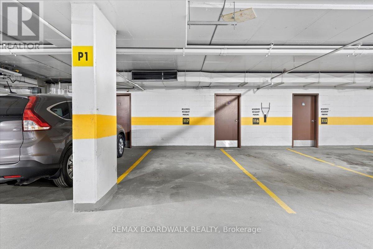 1003 - 90 George Street, Ottawa, ON - Indoor Photo Showing Garage