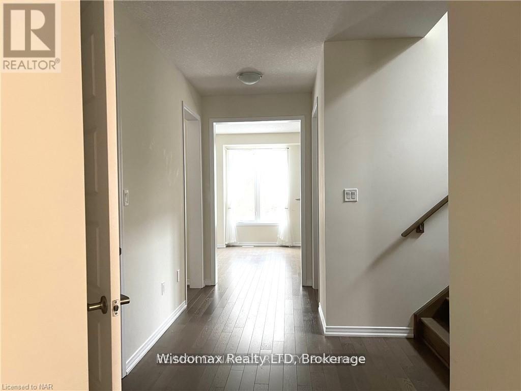 8667 Chickory Trail, Niagara Falls (Brown), ON - Indoor Photo Showing Other Room