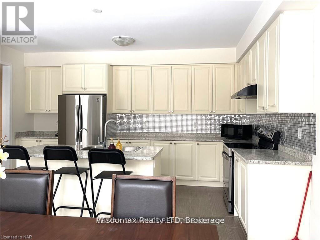 8667 Chickory Trail, Niagara Falls (Brown), ON - Indoor Photo Showing Kitchen