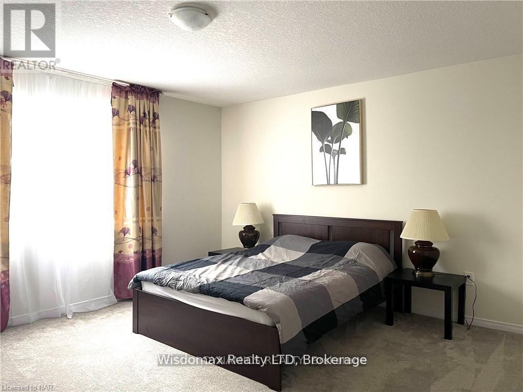 8667 Chickory Trail, Niagara Falls (Brown), ON - Indoor Photo Showing Bedroom