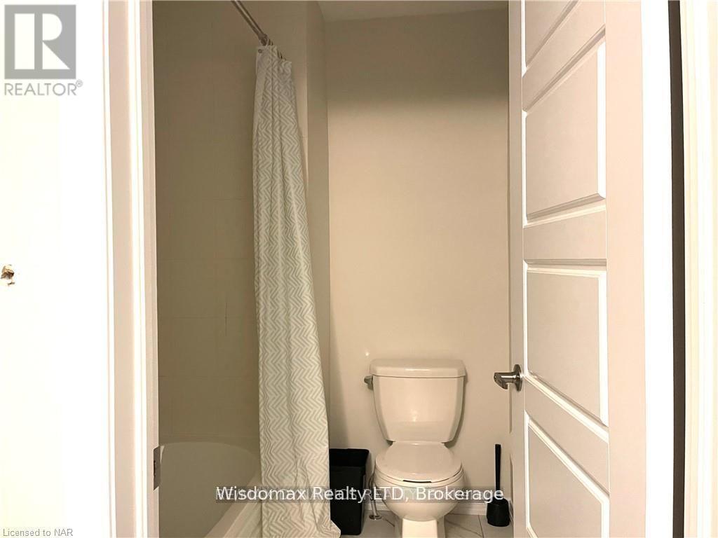 8667 Chickory Trail, Niagara Falls (Brown), ON - Indoor Photo Showing Bathroom