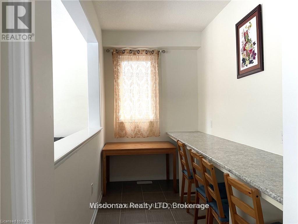 8667 Chickory Trail, Niagara Falls (Brown), ON - Indoor Photo Showing Other Room