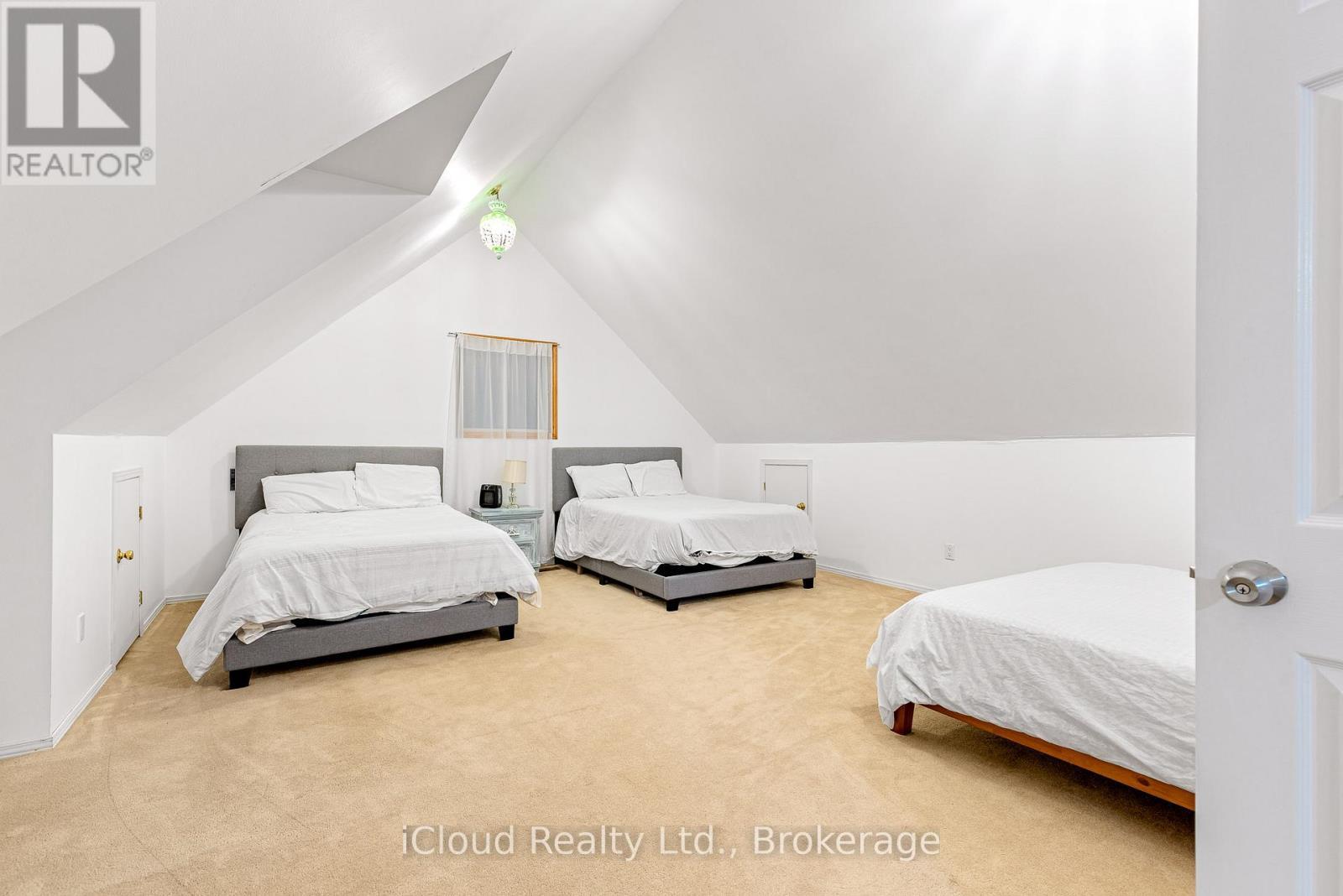 32 Howe Island Ferry Road, Kingston, ON - Indoor Photo Showing Bedroom