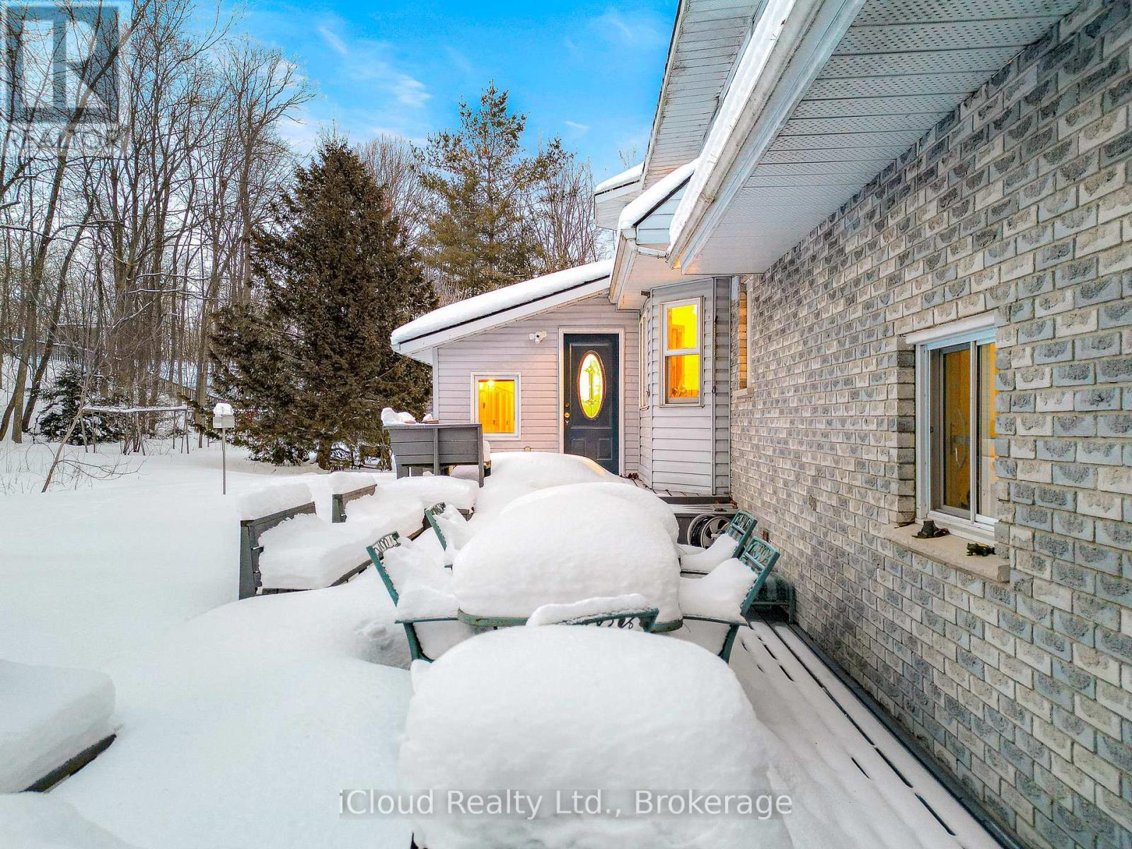 32 Howe Island Ferry Road, Kingston, ON - Outdoor