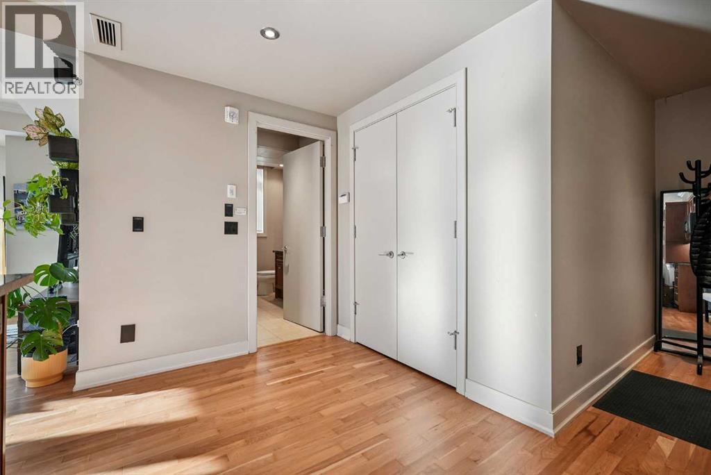 Breakfast nook off kitchen - 306, 660 Eau Claire Avenue Sw, Calgary, AB - Indoor Photo Showing Other Room