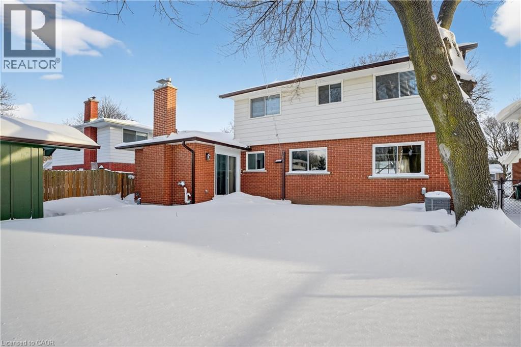 384 Dunvegan Drive, Waterloo, ON - Outdoor