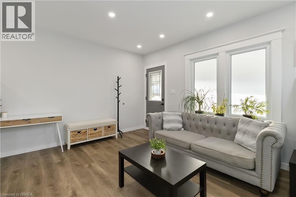 288 Marlborough Street, Brantford, ON - Indoor Photo Showing Living Room