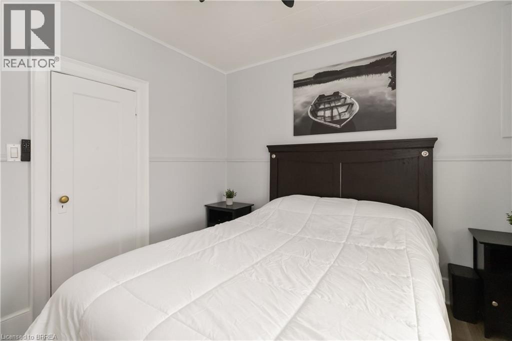 288 Marlborough Street, Brantford, ON - Indoor Photo Showing Bedroom