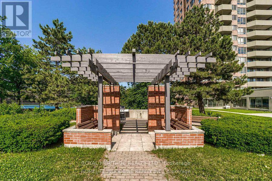 Beautiful grounds with Pergola etc.. - 509 - 30 Thunder Grove, Toronto, ON - Outdoor
