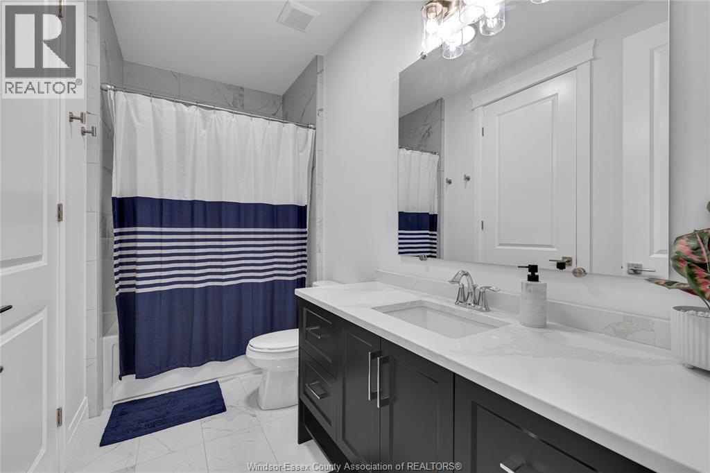 385 Matese Street, Lakeshore, ON - Indoor Photo Showing Bathroom