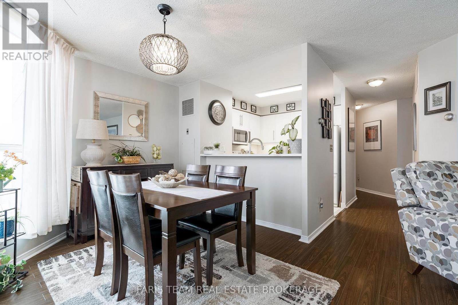 511 - 150 Dunlop Street E, Barrie, ON - Indoor Photo Showing Dining Room