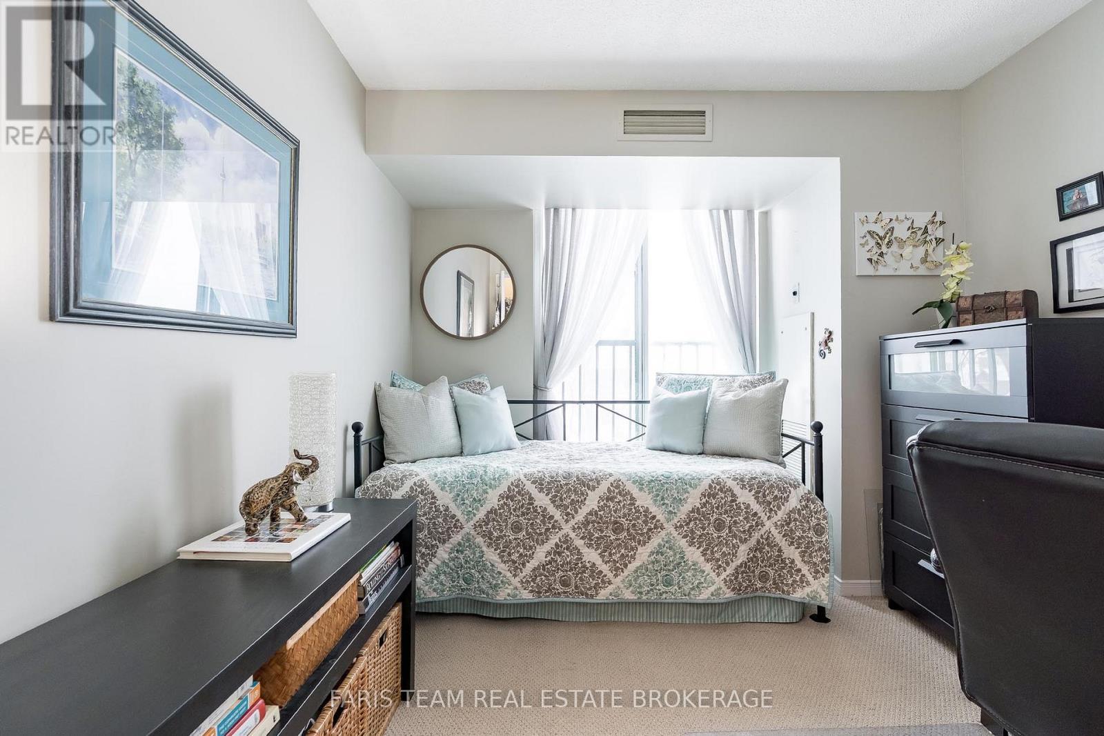 511 - 150 Dunlop Street E, Barrie, ON - Indoor Photo Showing Bedroom