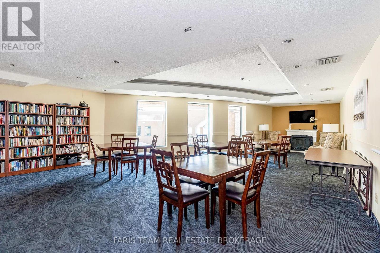 511 - 150 Dunlop Street E, Barrie, ON - Indoor Photo Showing Dining Room