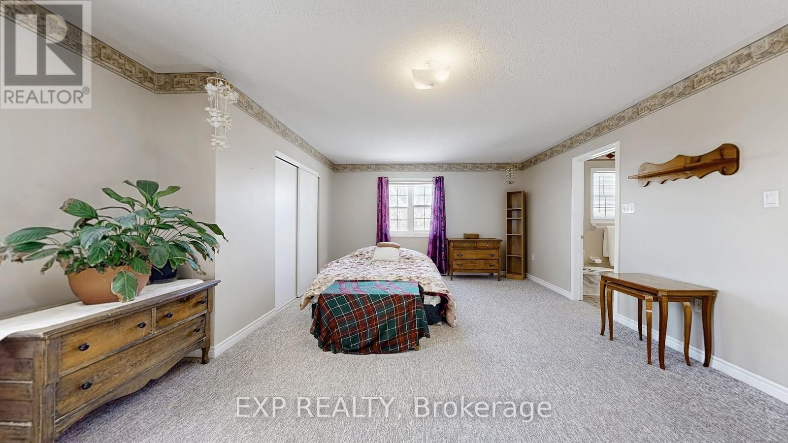 33 Wrendale Crescent, Georgina, ON - Indoor Photo Showing Other Room