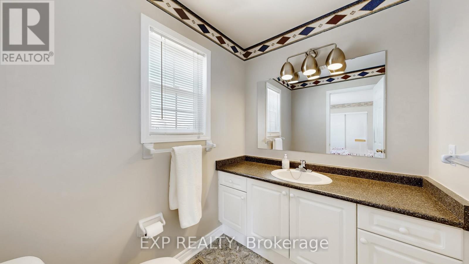 33 Wrendale Crescent, Georgina, ON - Indoor Photo Showing Bathroom