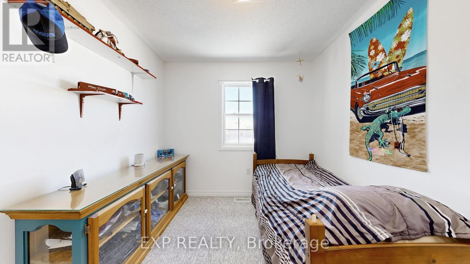 33 Wrendale Crescent, Georgina, ON - Indoor Photo Showing Bedroom