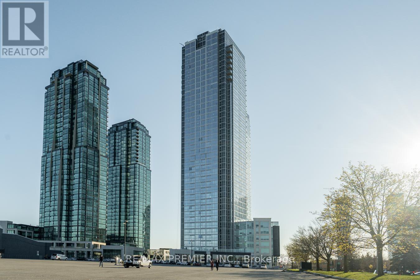 3606 - 2916 Highway 7, Vaughan, ON - Outdoor With Facade