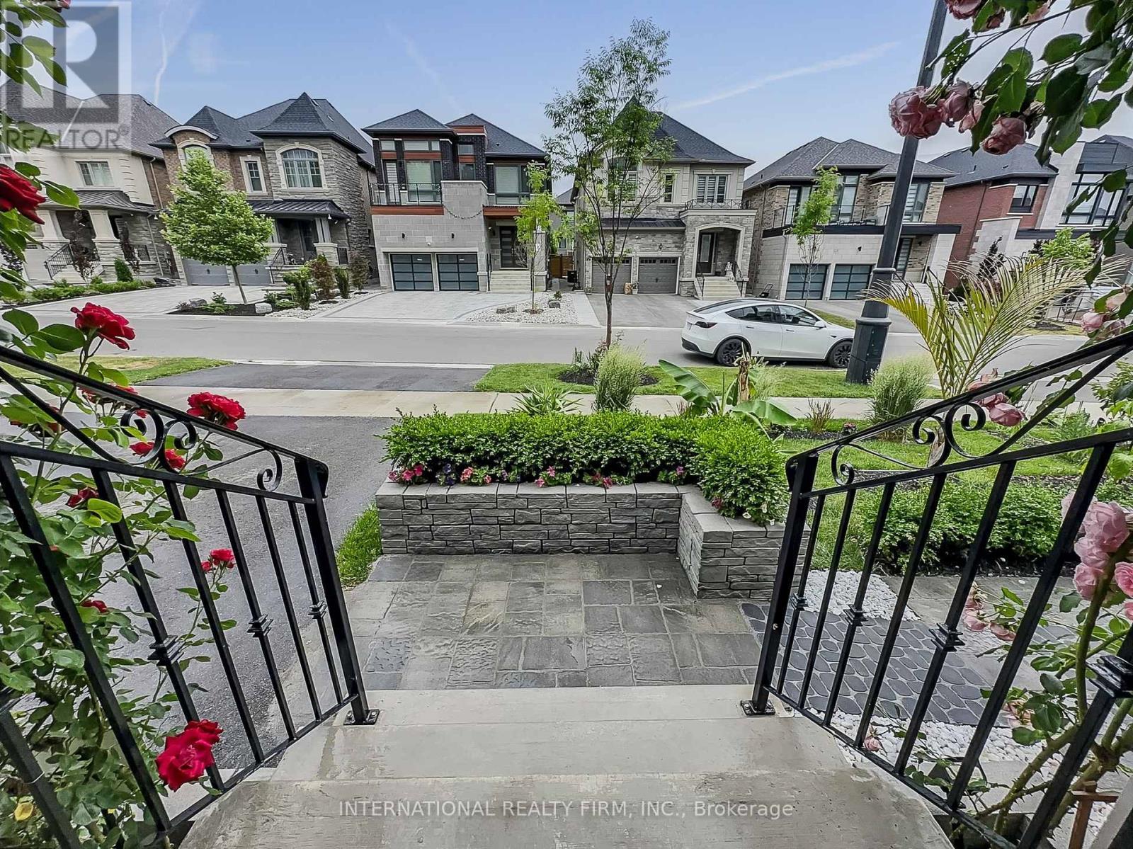 150 Cannes Avenue, Vaughan, ON - Outdoor