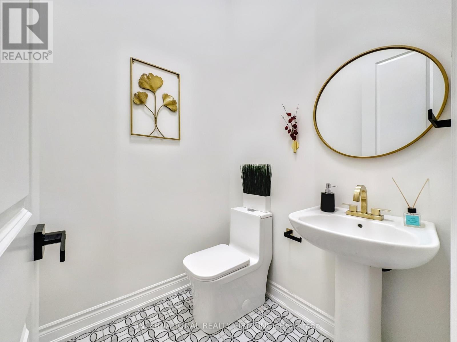 150 Cannes Avenue, Vaughan, ON - Indoor Photo Showing Bathroom