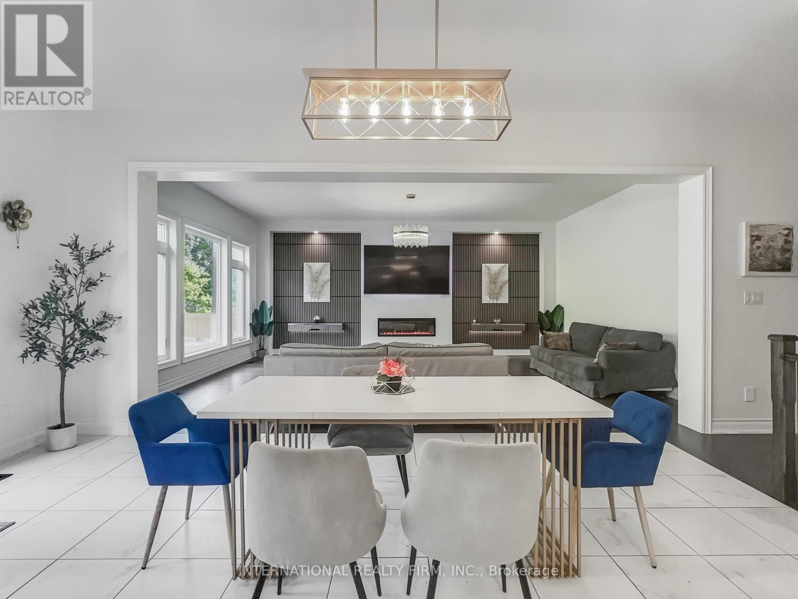 150 Cannes Avenue, Vaughan, ON - Indoor Photo Showing Dining Room