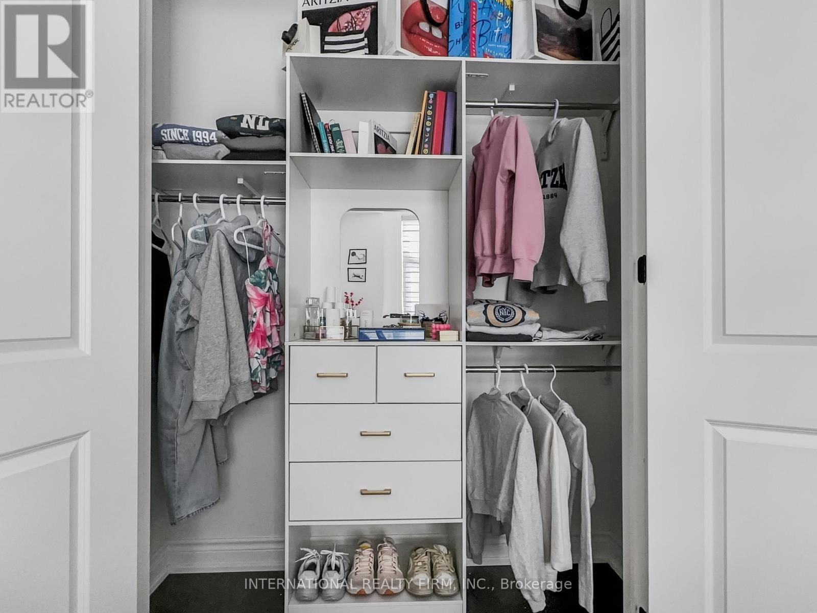 150 Cannes Avenue, Vaughan, ON - Indoor With Storage