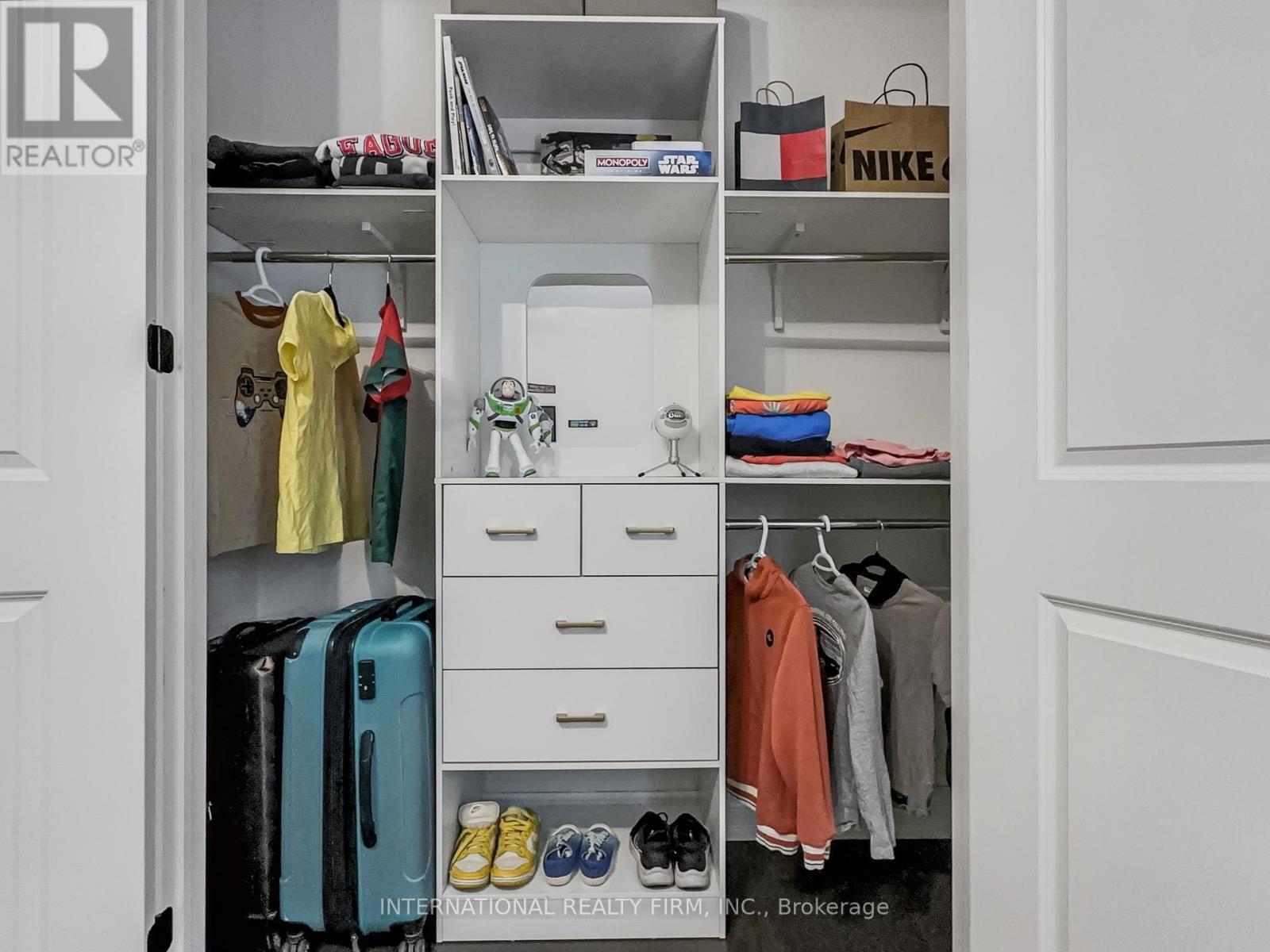 150 Cannes Avenue, Vaughan, ON - Indoor With Storage