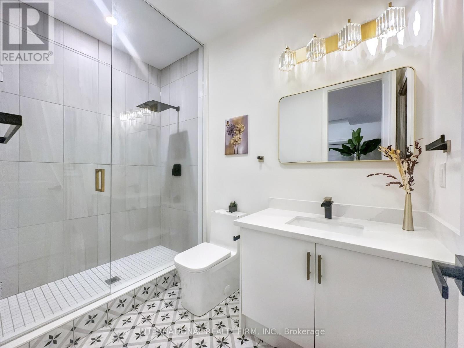 150 Cannes Avenue, Vaughan, ON - Indoor Photo Showing Bathroom