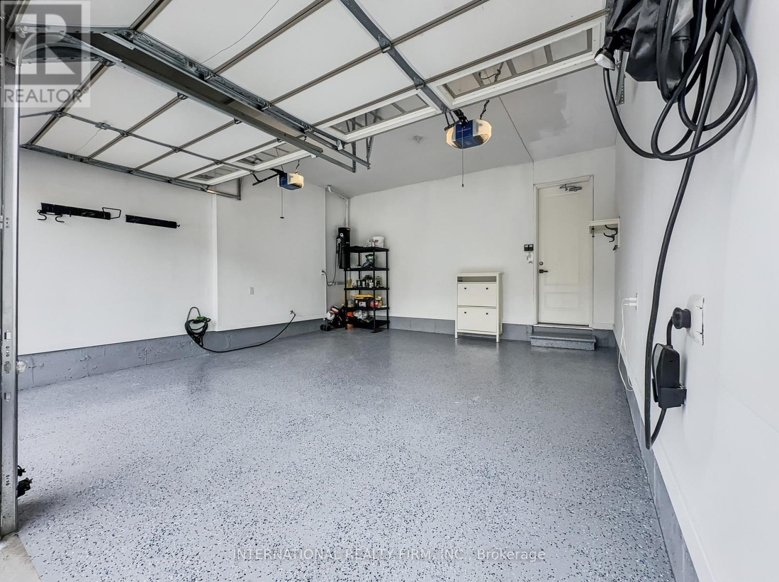 150 Cannes Avenue, Vaughan, ON - Indoor Photo Showing Garage