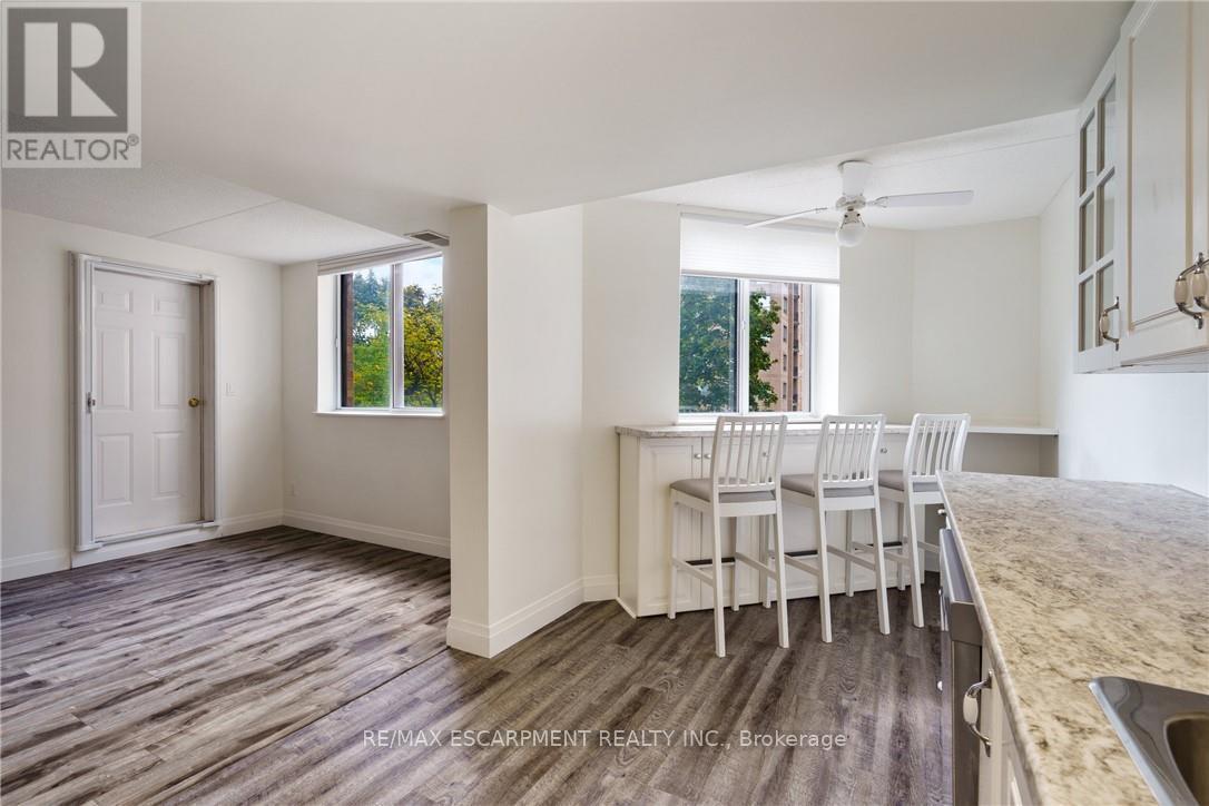 211 - 3499 Upper Middle Road, Burlington, ON