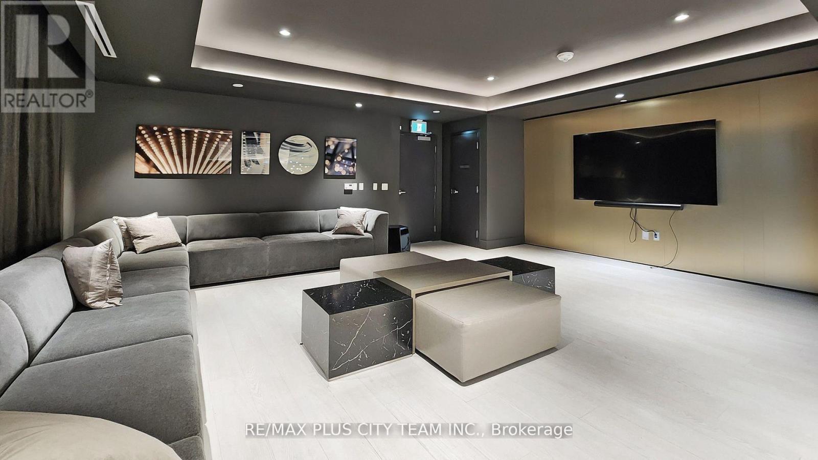 517 - 10 Gibbs Road, Toronto, ON - Indoor