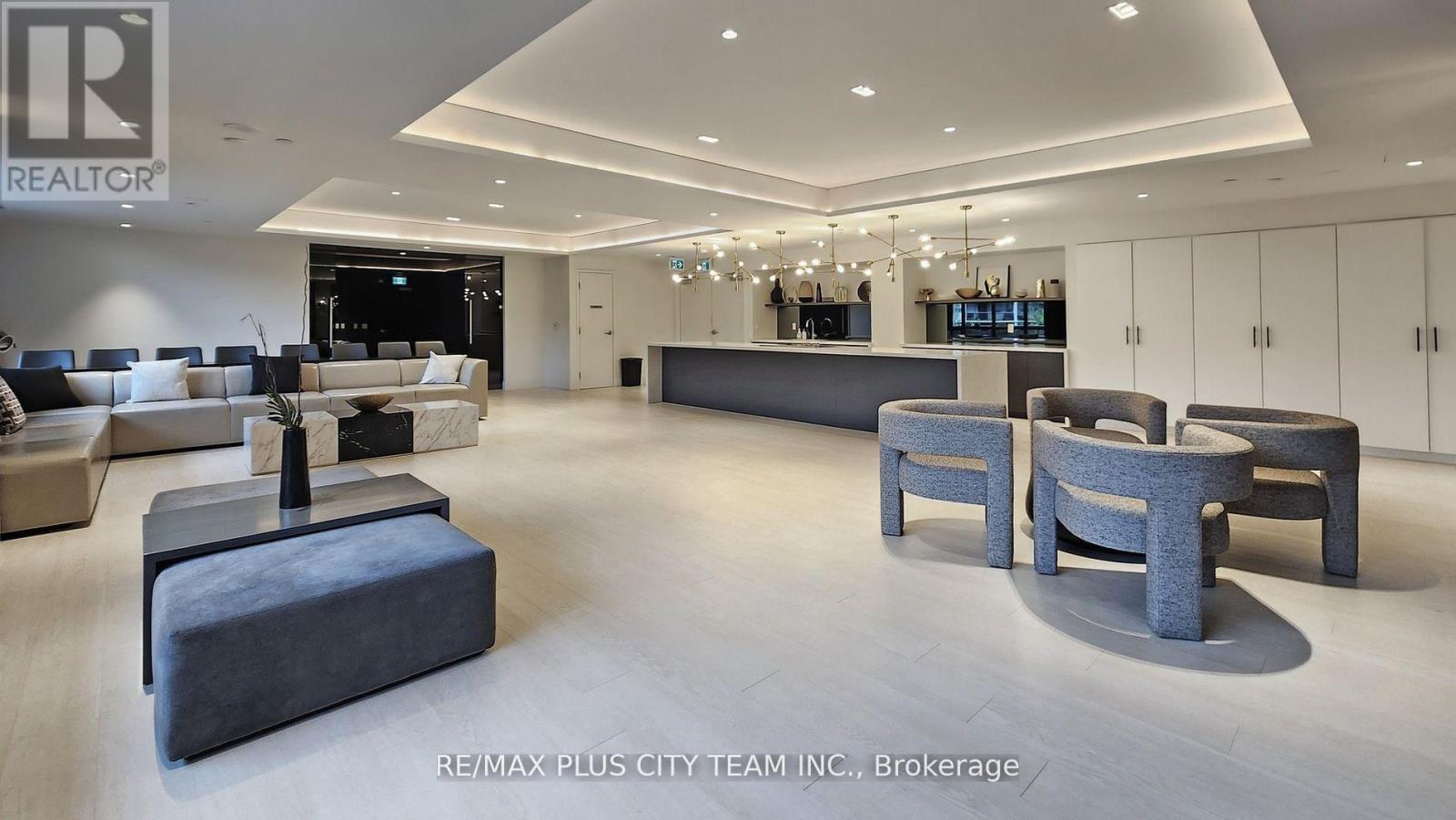 517 - 10 Gibbs Road, Toronto, ON - Indoor Photo Showing Other Room