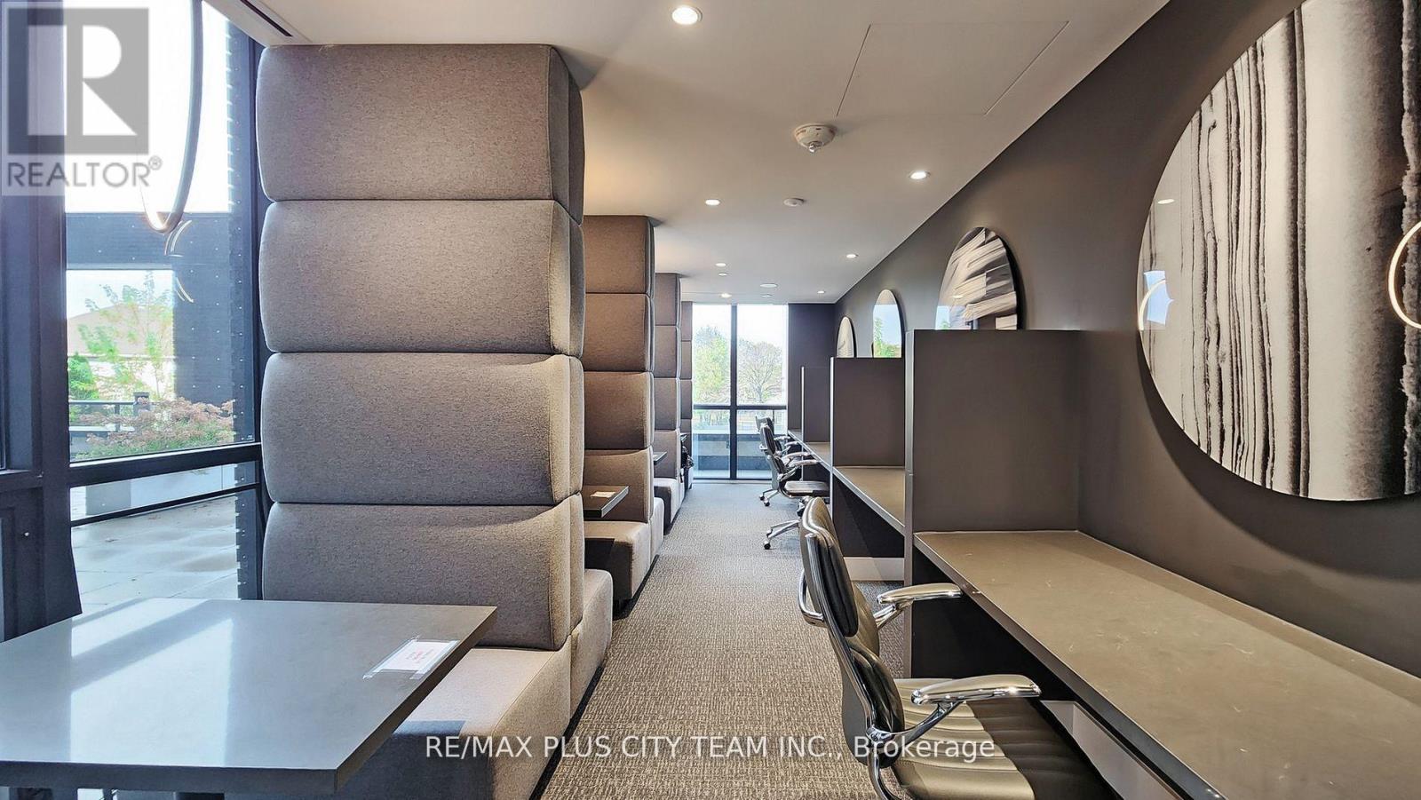 517 - 10 Gibbs Road, Toronto, ON - Indoor