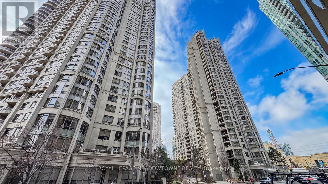 927 - 3888 Duke Of York Boulevard, Mississauga, ON - Outdoor With Facade