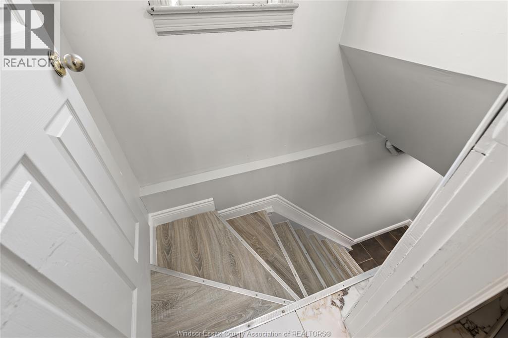 811 Langlois Avenue, Windsor, ON - Indoor