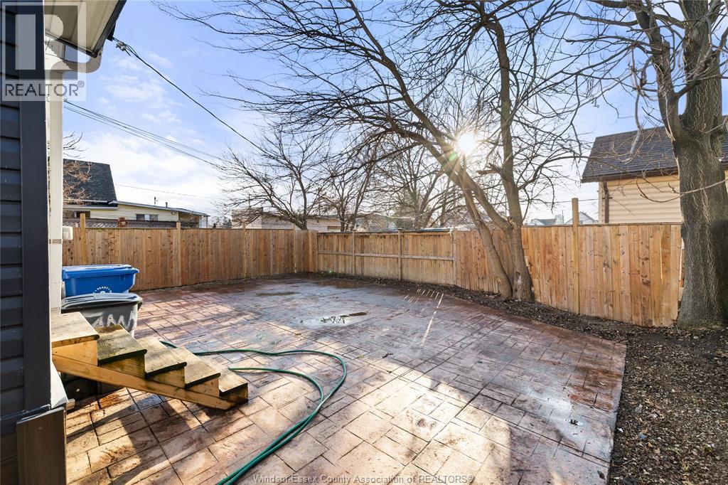 811 Langlois Avenue, Windsor, ON - Outdoor