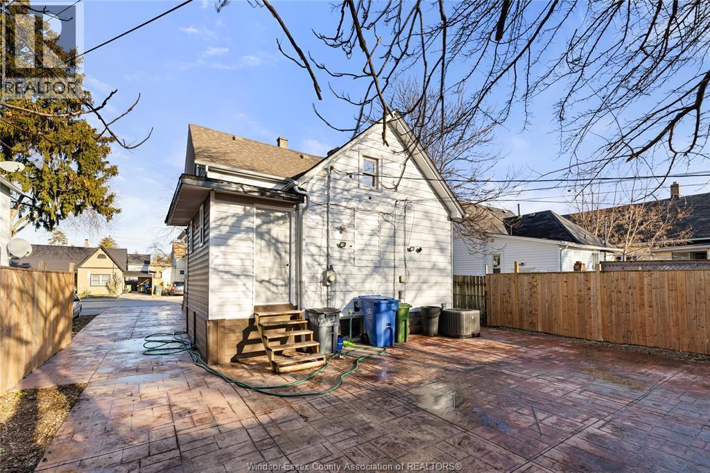 811 Langlois Avenue, Windsor, ON - Outdoor
