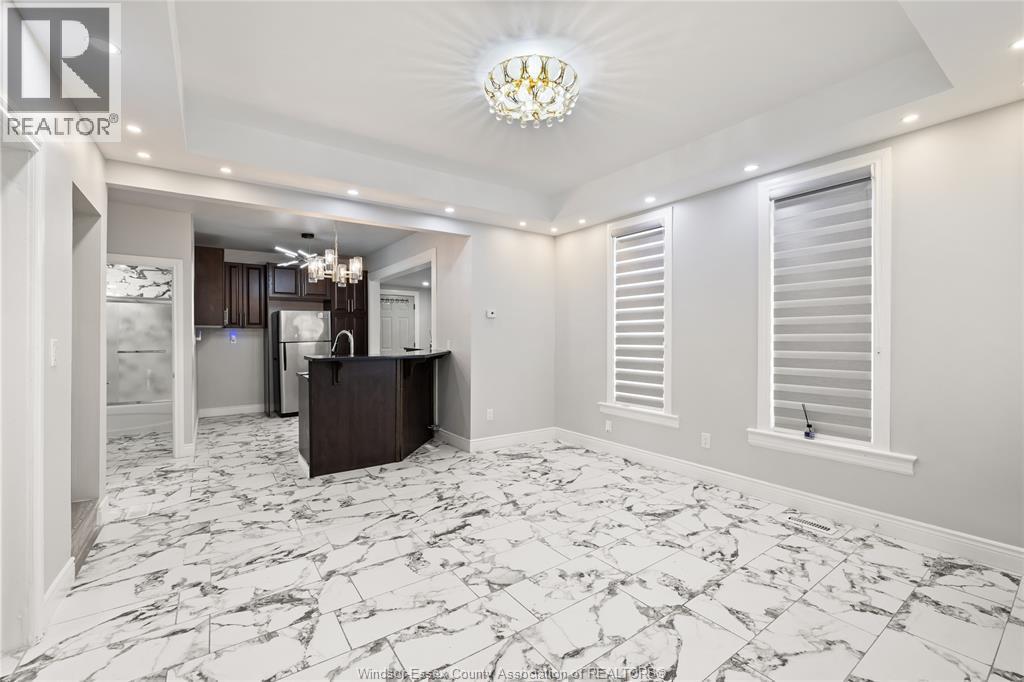 811 Langlois Avenue, Windsor, ON - Indoor