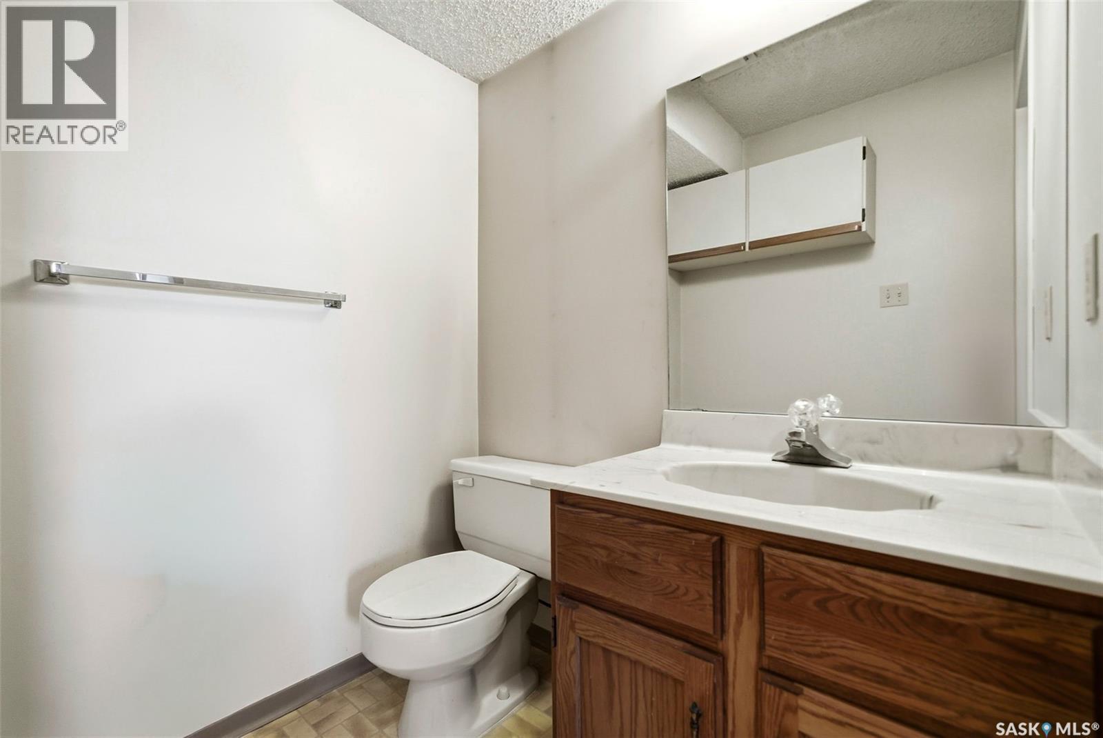 306 2237 Mcintyre Street, Regina, SK - Indoor Photo Showing Bathroom