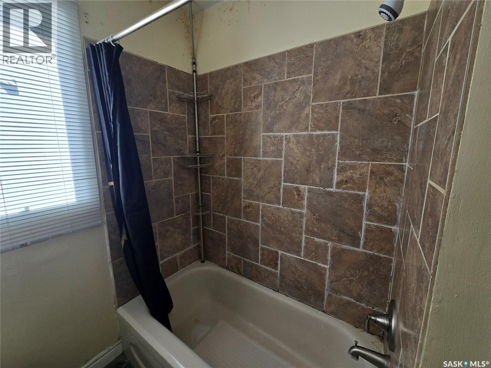 603 3Rd Street, Kipling, SK - Indoor Photo Showing Bathroom