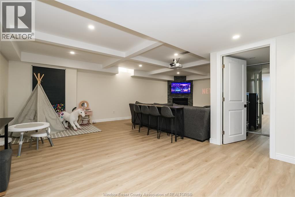 1013 Treverton, Windsor, ON - Indoor Photo Showing Other Room