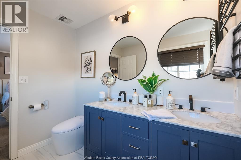 1013 Treverton, Windsor, ON - Indoor Photo Showing Bathroom