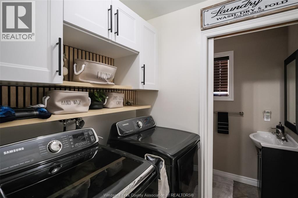 1013 Treverton, Windsor, ON - Indoor Photo Showing Laundry Room