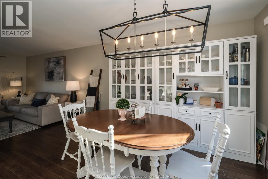 1013 Treverton, Windsor, ON - Indoor Photo Showing Dining Room