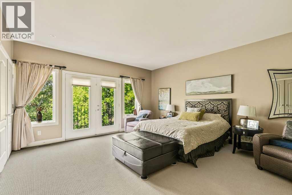 2421 Erlton Street Sw, Calgary, AB - Indoor Photo Showing Bedroom
