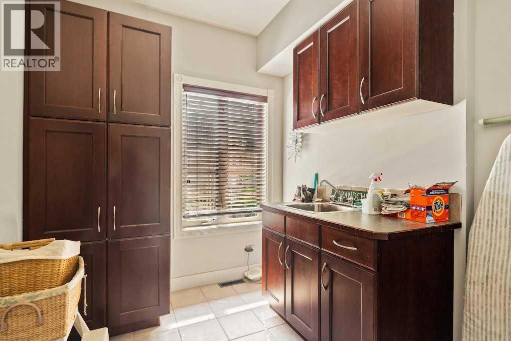 2421 Erlton Street Sw, Calgary, AB - Indoor